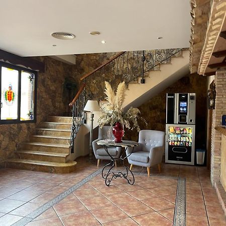 Hostal La Posada Торрельяно Екстер'єр фото