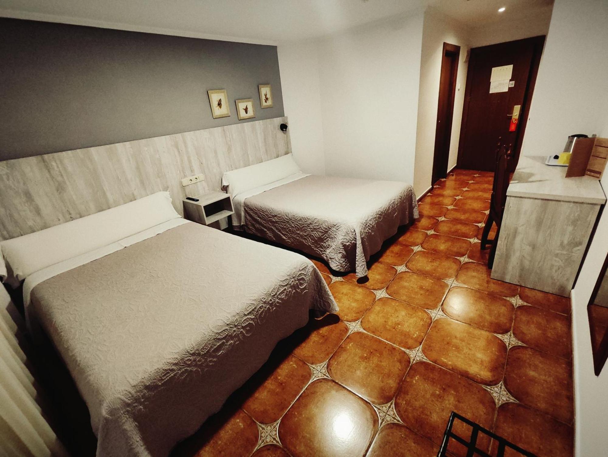 Hostal La Posada Торрельяно Екстер'єр фото